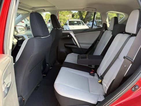Used 2017 Toyota RAV4 XLE FWD image 13