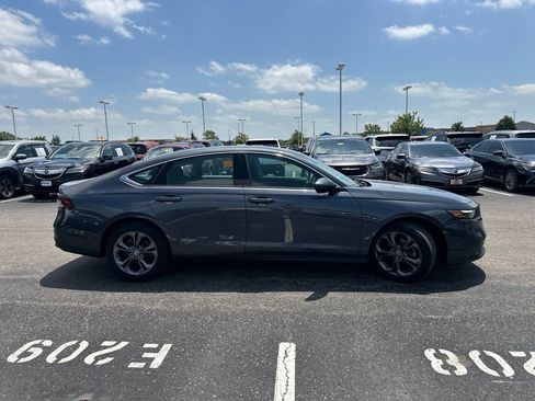 Used 2023 Honda Accord EX image 10