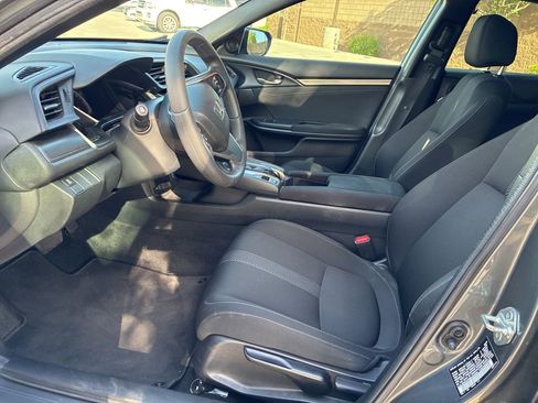 Used 2018 Honda Civic EX image 9