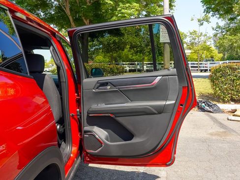 New 2025 GMC Acadia Elevation image 13