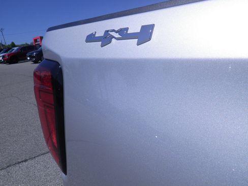 Used 2019 GMC Sierra 1500 SLE w/ SLE Value Package AWD/4WD image 12