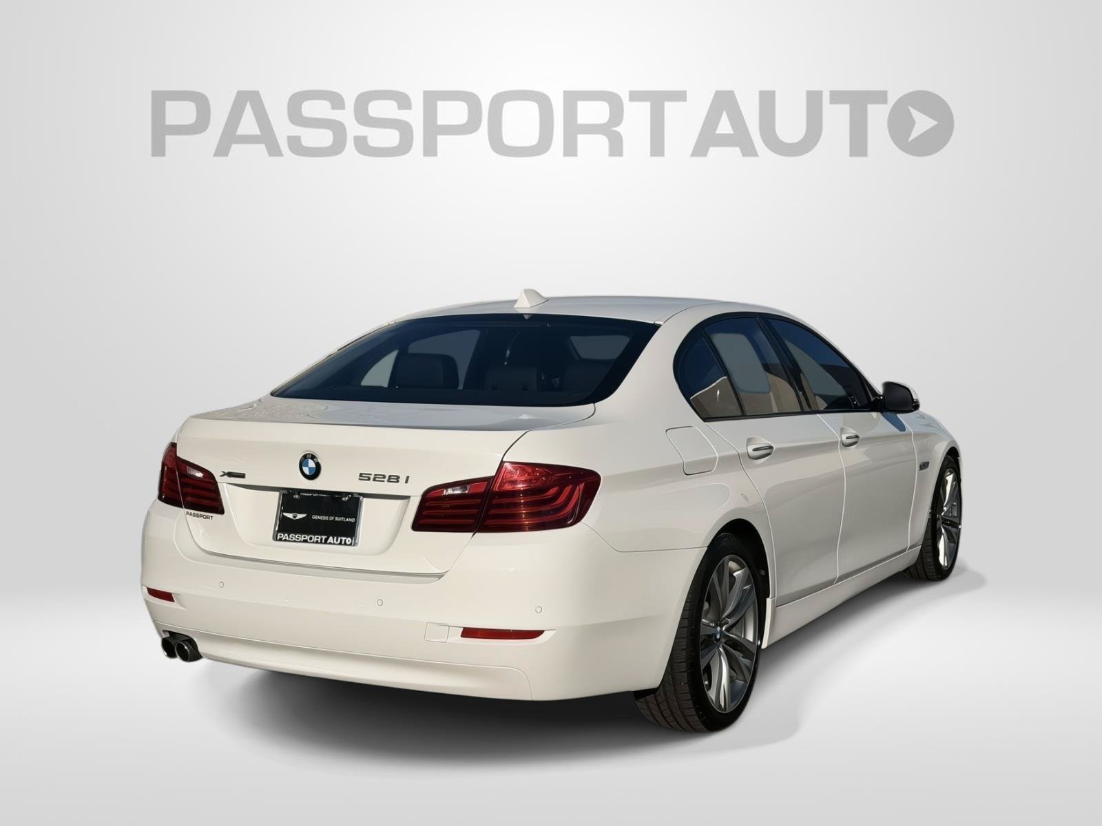 Used 2016 BMW 528i xDrive Sedan AWD/4WD image 6