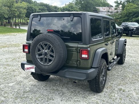 Used 2024 Jeep Wrangler Unlimited Sport AWD/4WD image 5