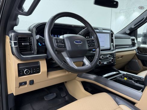 Used 2025 Ford F350 Lariat w/ Chrome Package image 18