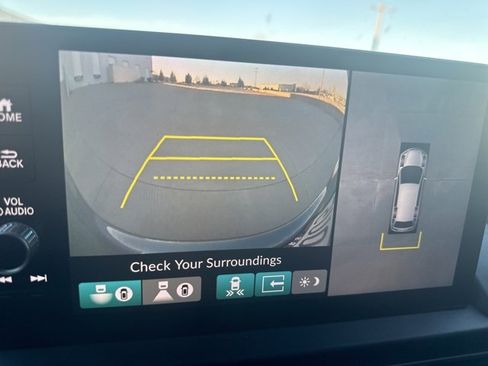 Used 2025 Honda Pilot Black Edition image 15