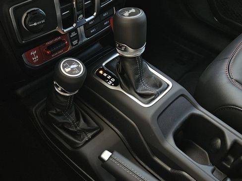 New 2026 Jeep Wrangler Unlimited Rubicon AWD/4WD image 21