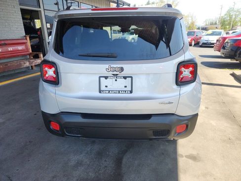 Used 2015 Jeep Renegade Latitude FWD image 5