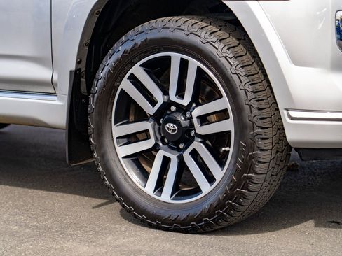 Used 2019 Toyota 4Runner SR5 AWD/4WD image 8