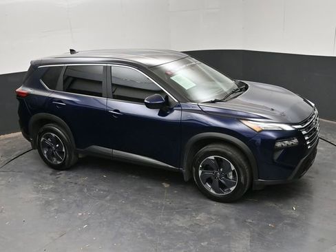 Certified 2025 Nissan Rogue SV image 21