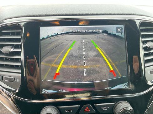 Used 2019 Jeep Grand Cherokee Limited image 14