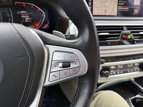 Used 2020 BMW 750i xDrive w/ Executive Package image 32