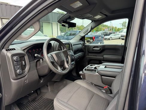 Used 2024 Chevrolet Silverado 1500 Custom Trail Boss w/ LPO, Dark Essentials Package AWD/4WD image 17