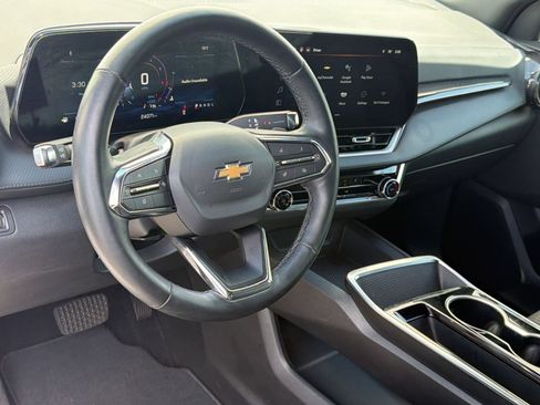 Used 2025 Chevrolet Equinox LT AWD/4WD image 4