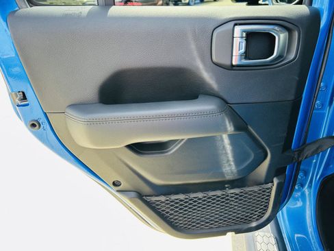 Used 2022 Jeep Wrangler Unlimited Sahara image 24