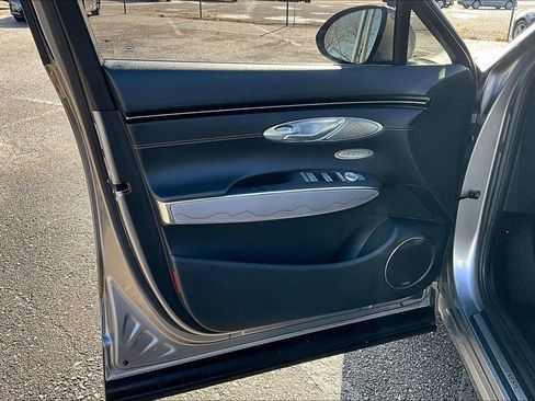 Used 2023 Genesis GV70 2.5T w/ Advanced Package image 25