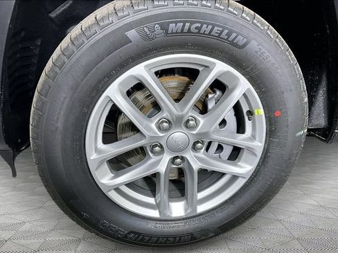 New 2026 Jeep Grand Cherokee Laredo X AWD/4WD image 13
