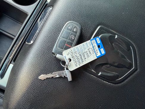 Used 2015 RAM 3500 Laramie w/ Cold Weather Group image 12