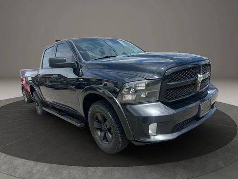 Used 2017 RAM 1500 Express AWD/4WD image 3