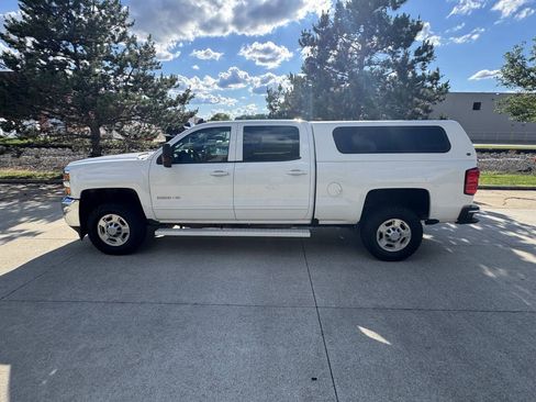 Used 2018 Chevrolet Silverado 2500 LT w/ LT Fleet Convenience Package AWD/4WD image 3