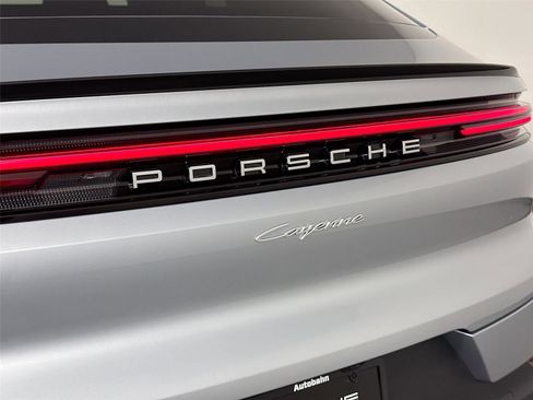 Certified 2026 Porsche Cayenne Coupe AWD/4WD image 17