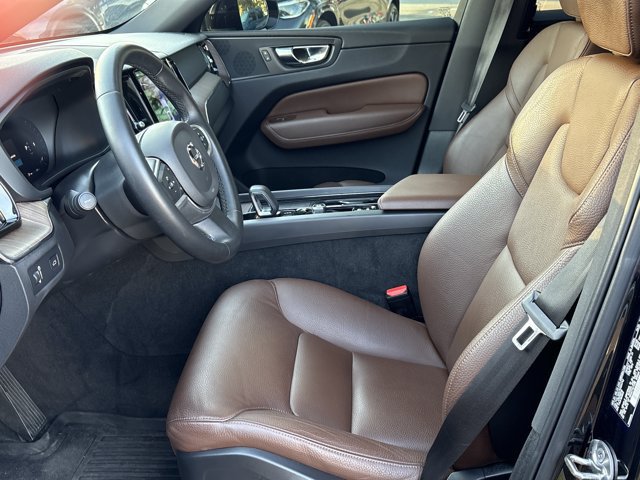 Used 2022 Volvo XC60 B5 Momentum FWD image 10