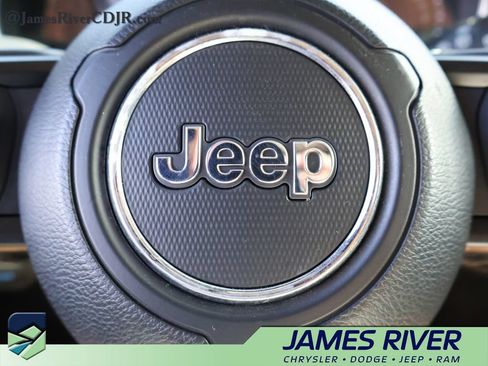 Used 2023 Jeep Wrangler Unlimited w/ Cold Weather Group AWD/4WD image 26
