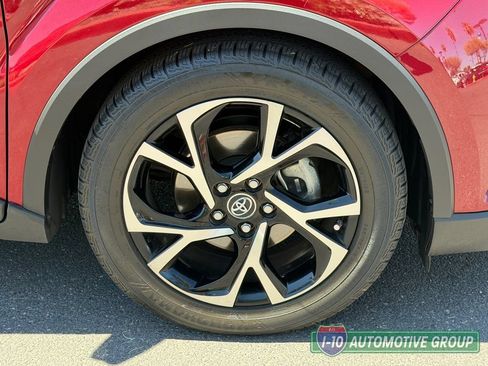 Used 2019 Toyota C-HR Limited FWD image 12