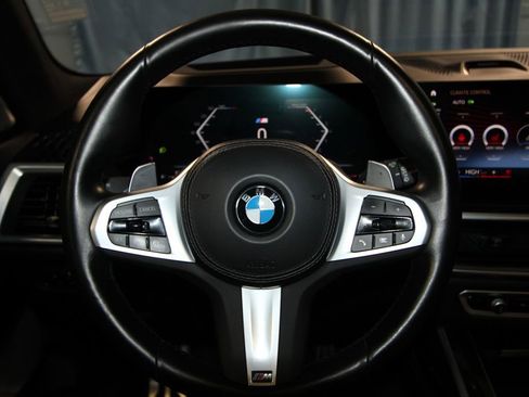 Used 2023 BMW X7 xDrive40i w/ Executive Package image 13