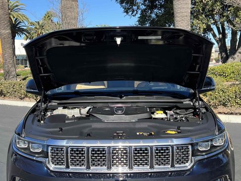 Used 2023 Jeep Grand Wagoneer L Series III image 21