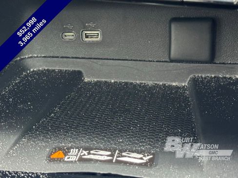 Used 2026 Chevrolet Traverse RS image 21