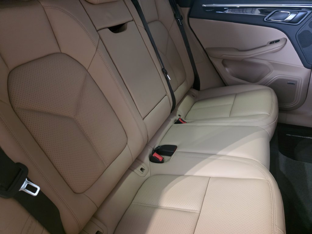 Certified 2026 Porsche Macan S AWD/4WD image 17
