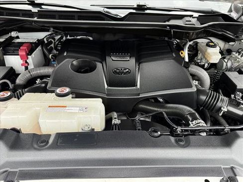 Used 2022 Toyota Tundra Limited w/ Power Package AWD/4WD image 22