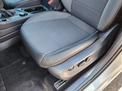 Certified 2023 Volkswagen Taos SE w/ Panoramic Sunroof Package AWD/4WD image 20
