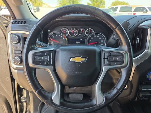 Used 2021 Chevrolet Silverado 1500 LT w/ Z71 Off-Road Package AWD/4WD image 22