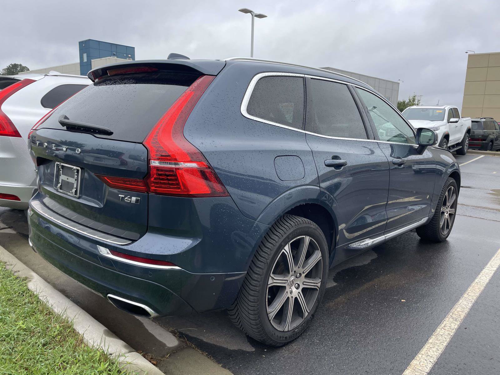 Used 2019 Volvo XC60 T6 Inscription w/ Protection Package Premier AWD/4WD image 4