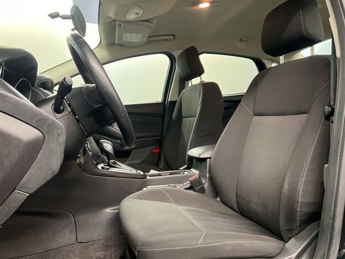 Certified 2018 Ford Focus SE w/ Cold Weather Package image 23