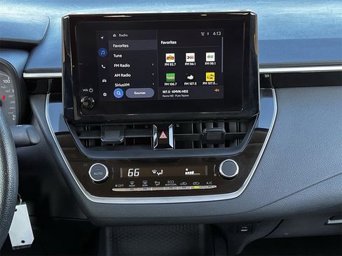 Used 2025 Toyota Corolla LE image 15