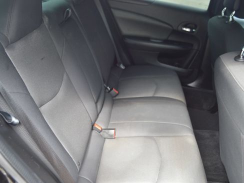 Used 2013 Dodge Avenger SE FWD image 25