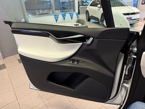 Used 2019 Tesla Model X Long Range image 19