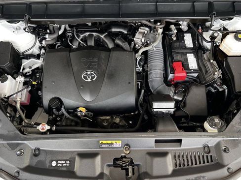 Certified 2021 Toyota Highlander XLE image 12