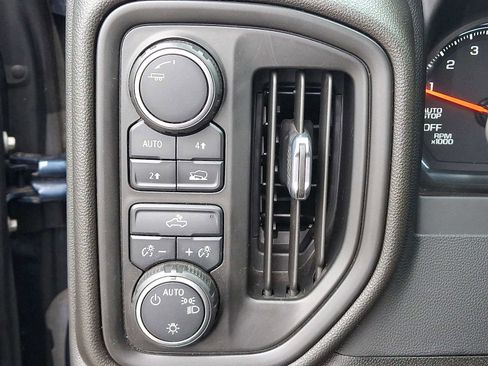 Used 2023 Chevrolet Silverado 1500 Custom image 25