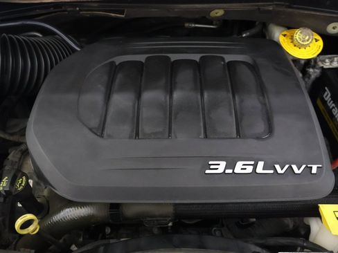 Used 2015 Dodge Grand Caravan SXT w/ UConnect Hands-Free Group image 28