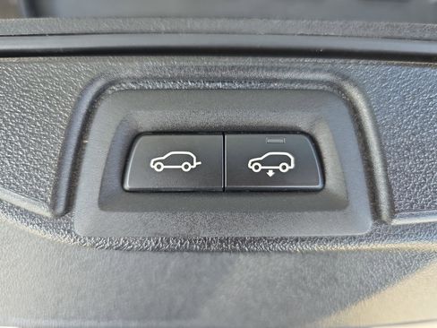 Used 2022 BMW X7 xDrive40i w/ Premium Package AWD/4WD image 16