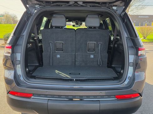 Used 2023 Jeep Grand Cherokee L Altitude image 36
