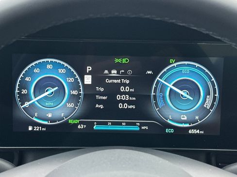 Certified 2025 Hyundai Elantra SEL image 27