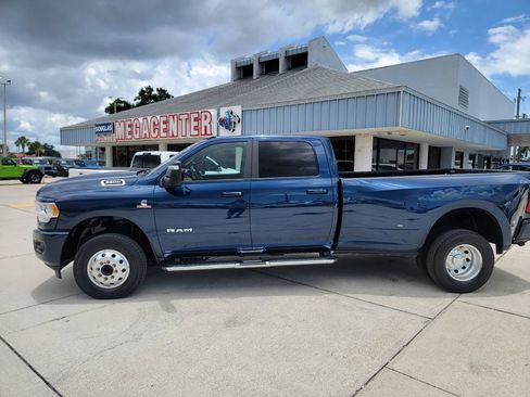 Used 2023 RAM 3500 Big Horn w/ Level 2 Equipment Group AWD/4WD image 2