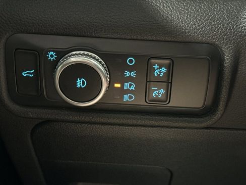 Used 2021 Ford Explorer XLT image 38