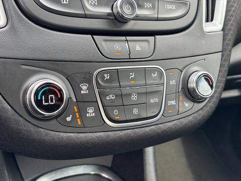 Used 2023 Chevrolet Malibu LT FWD image 22