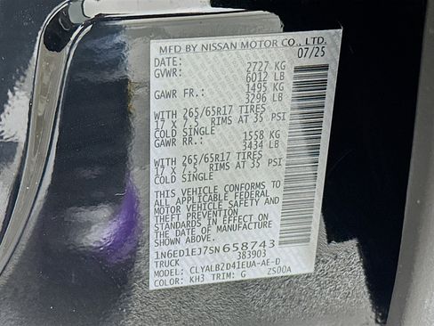 Used 2025 Nissan Frontier SV image 12