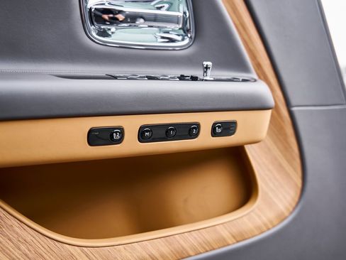 Used 2025 Rolls-Royce Spectre w/ Spectre Launch Package image 31